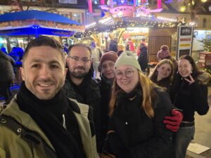 Sprachcafé gemeinsam auf dem Deutschen Weihnachtsmarkt